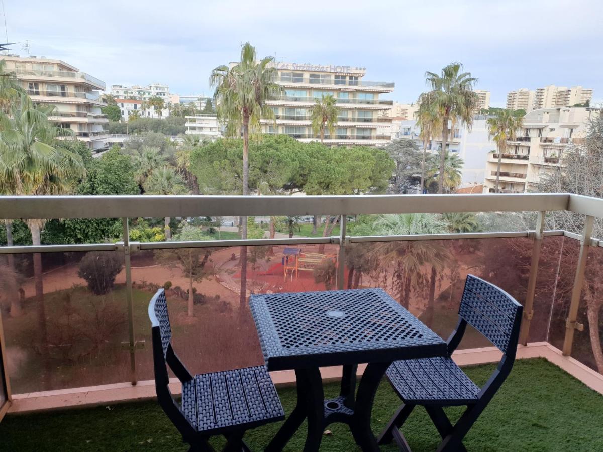 Appartement 2 Pieces Meubles A Juan Les Pins Antibes Exterior photo